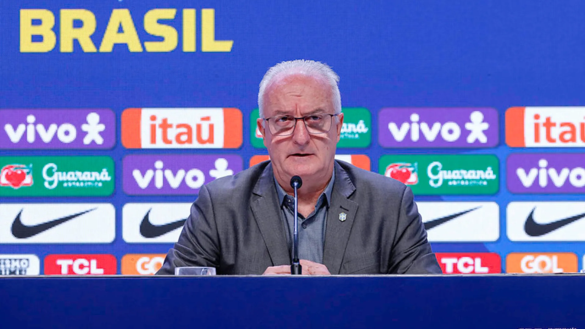 Milly Lacombe exclui Dorival Júnior ao citar problemas da seleção