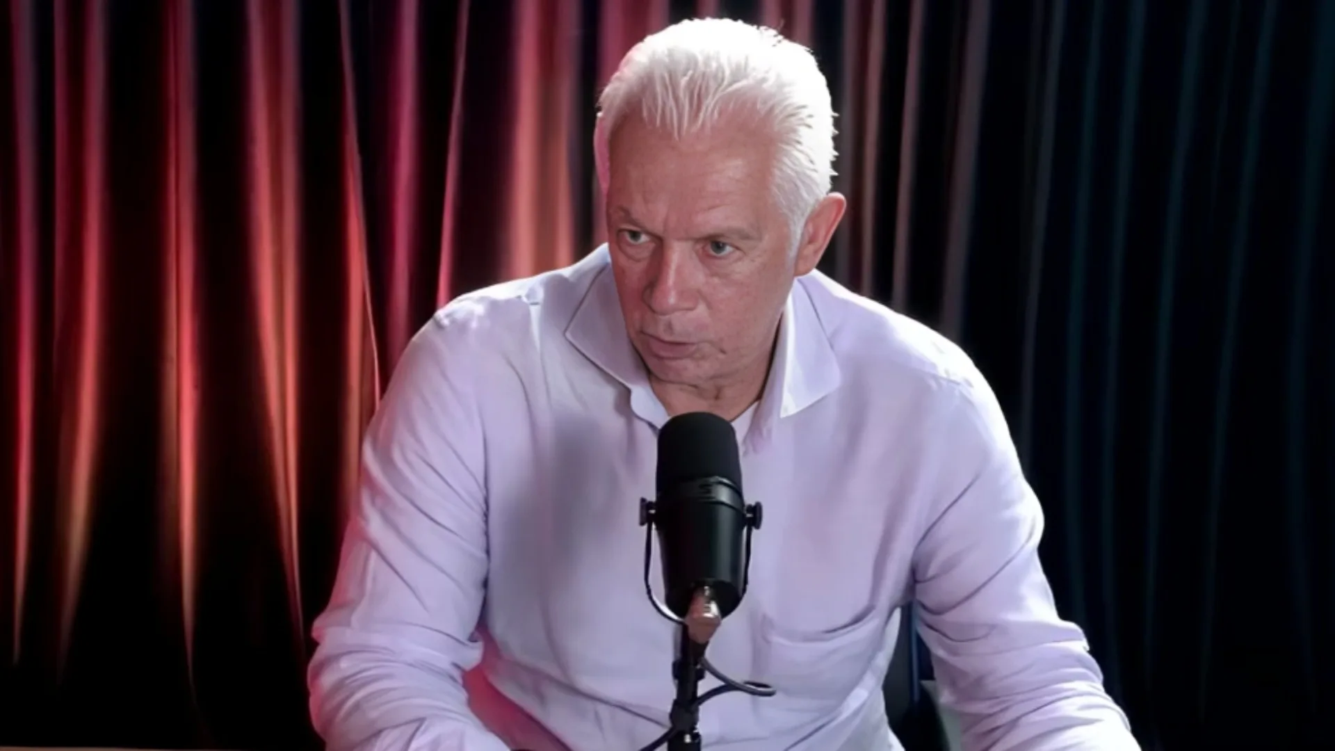 Leão aponta clube que merece aplausos no futebol brasileiro hoje