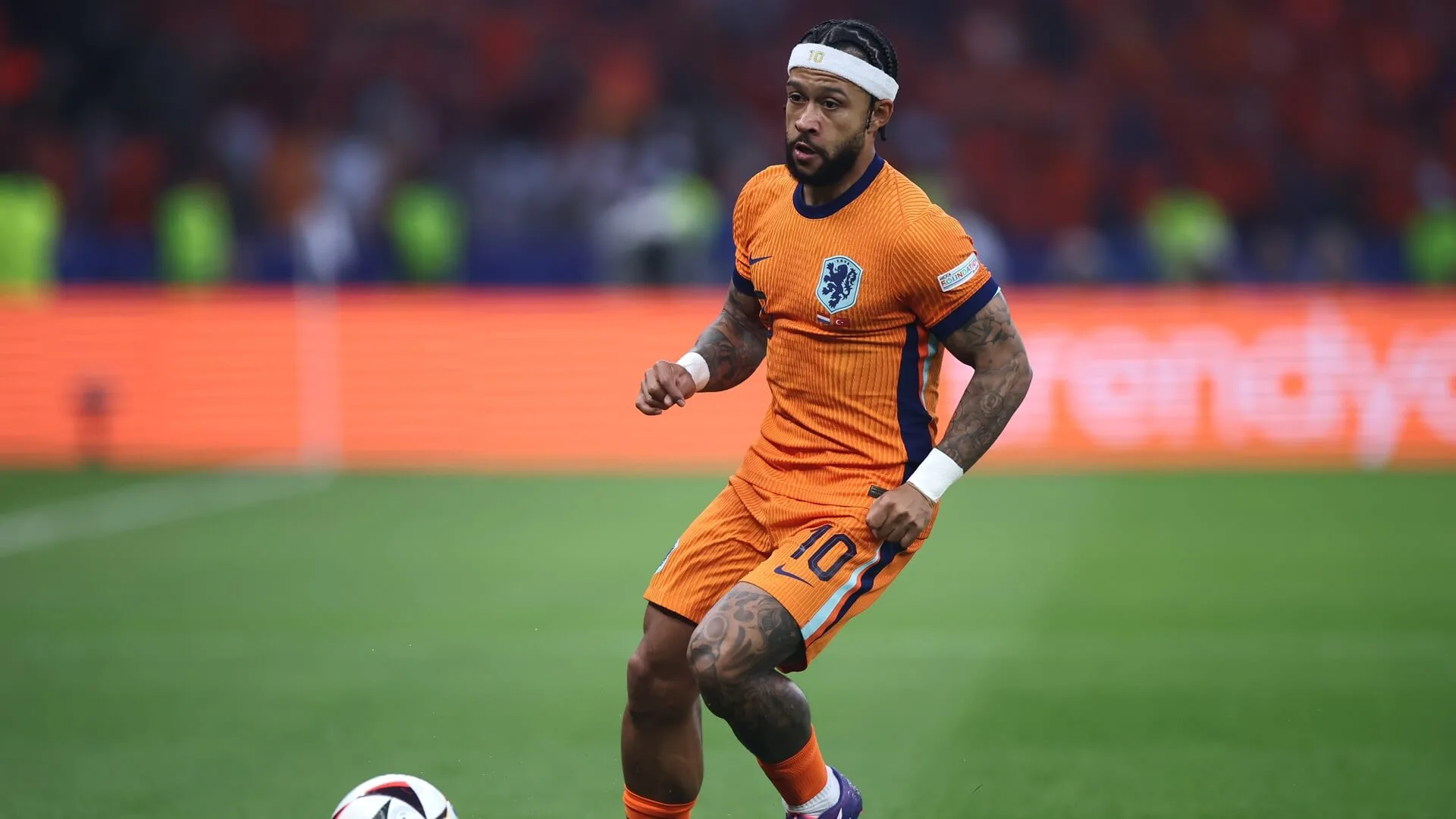 Especulado no Brasileirão, Depay pode assinar com novo time de James Rodríguez 