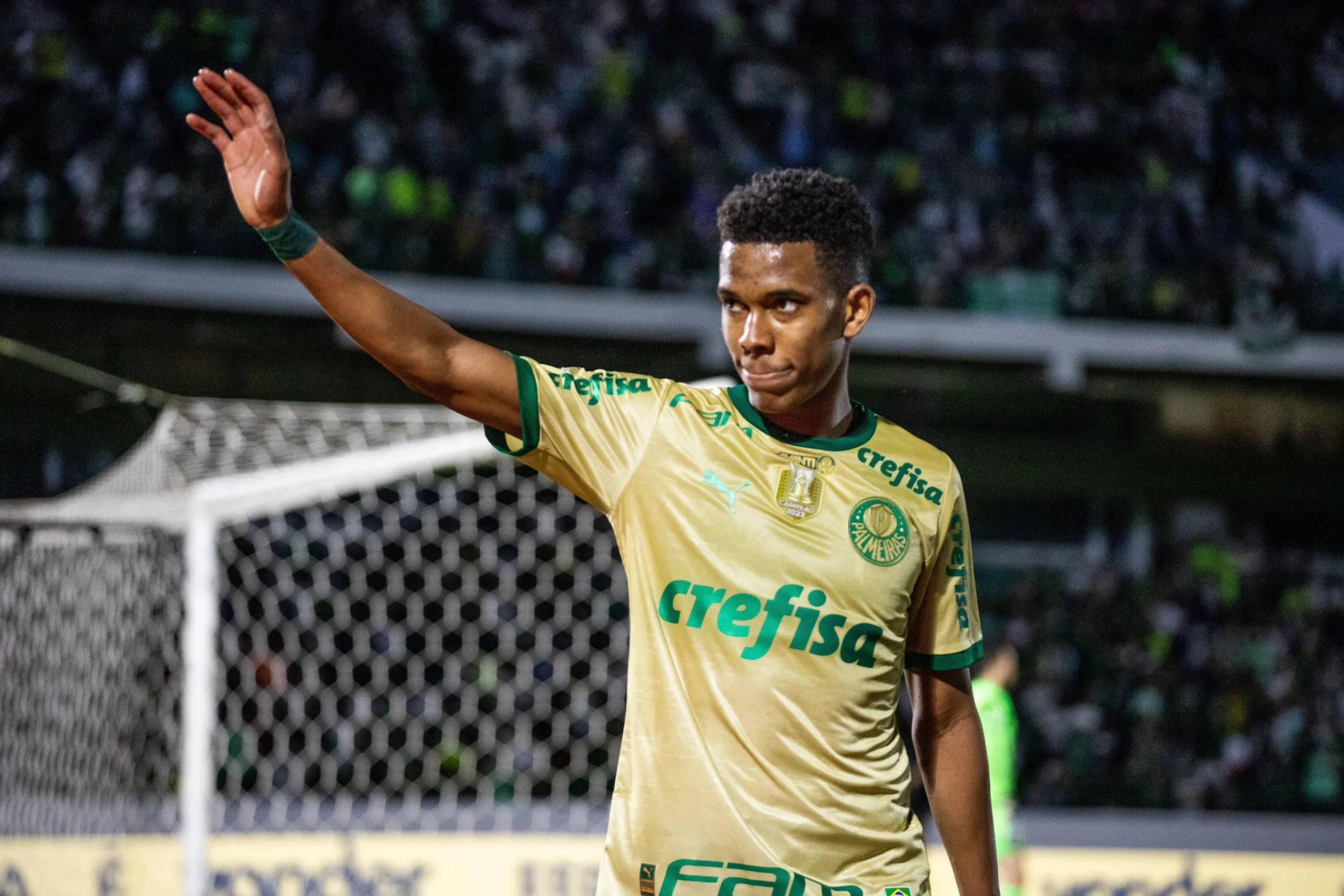 Estêvão, do Palmeiras, pode atingir recorde histórico de Neymar no futebol brasileiro