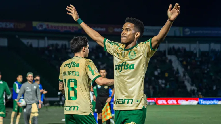 Estêvão, do Palmeiras, iguala marca de Neymar no Brasileirão com menos jogos