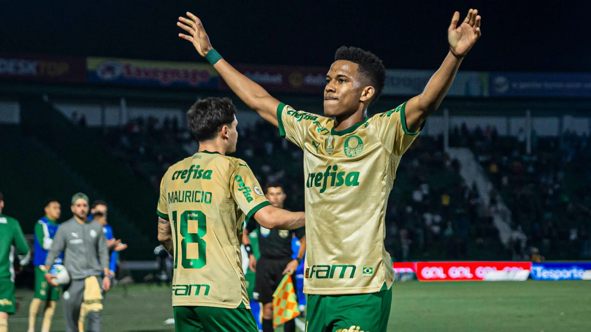 Estêvão, do Palmeiras, iguala marca de Neymar no Brasileirão com menos jogos