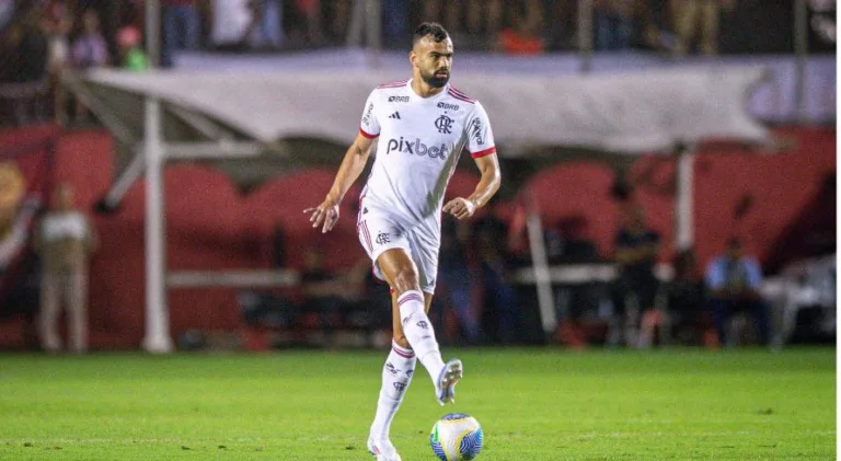 Fabrício Bruno fala sobre possibilidade de deixar o Flamengo e jogar na Europa