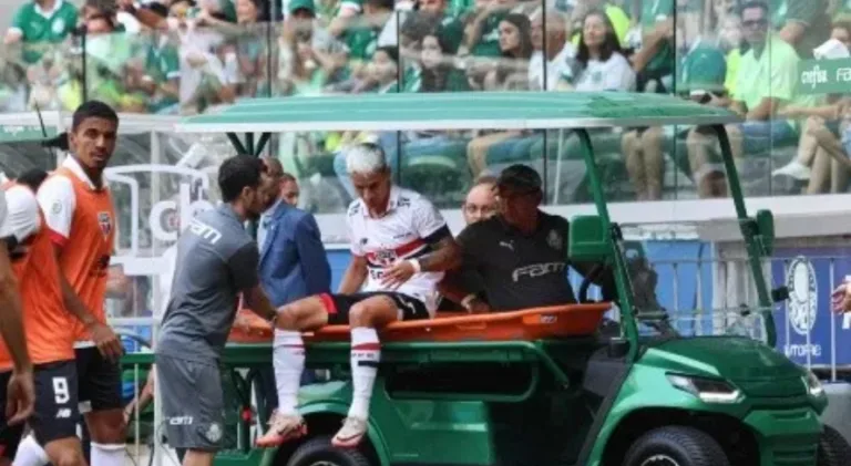 Ferreirinha se lesiona e vira preocupação para o SPFC