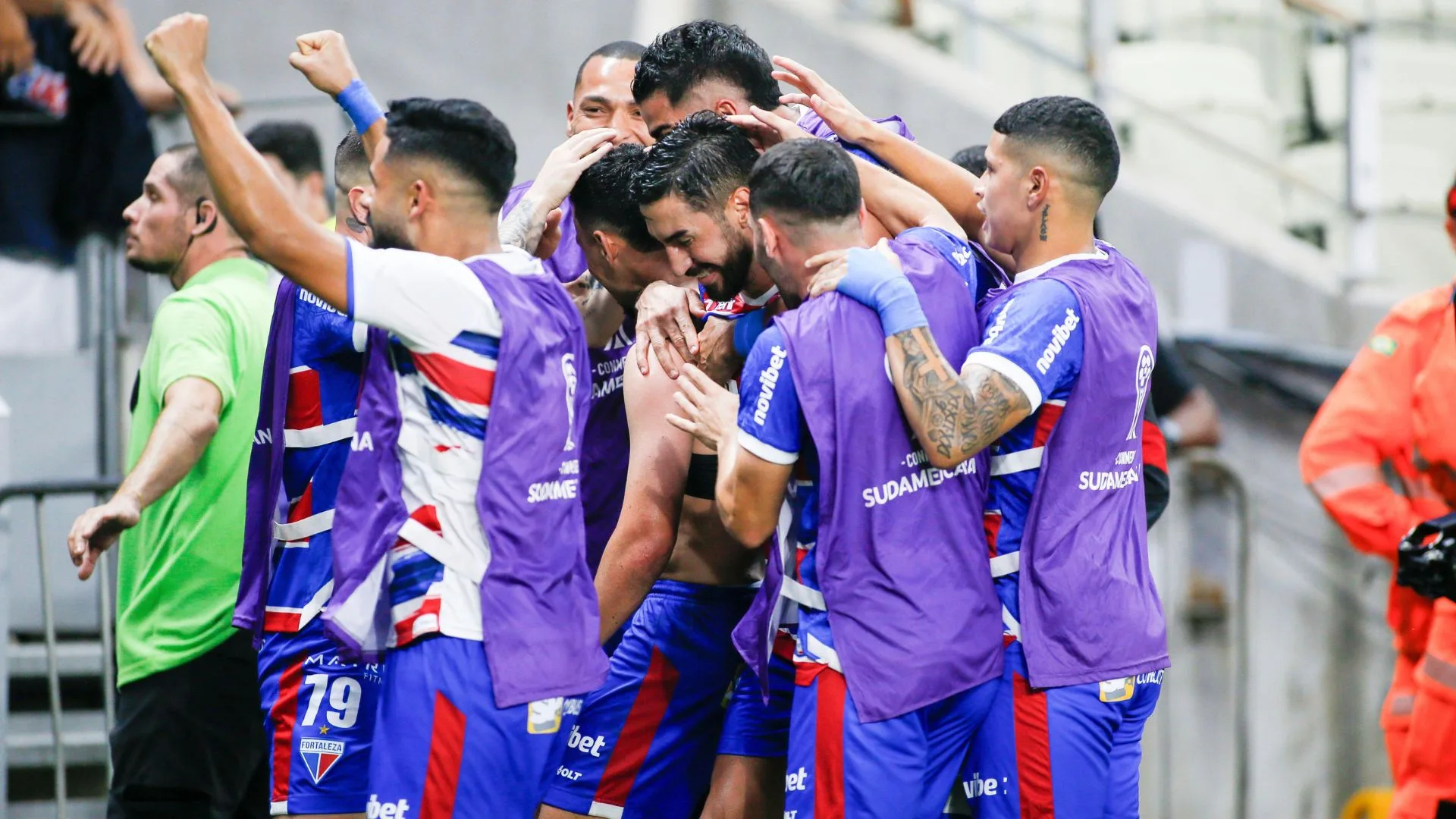 Fortaleza na ponta, tropeço do Botafogo e mais: Veja como foi a rodada 24 do Brasileirão