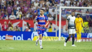 Fortaleza bate o Corinthians e assume a liderança do Brasileirão