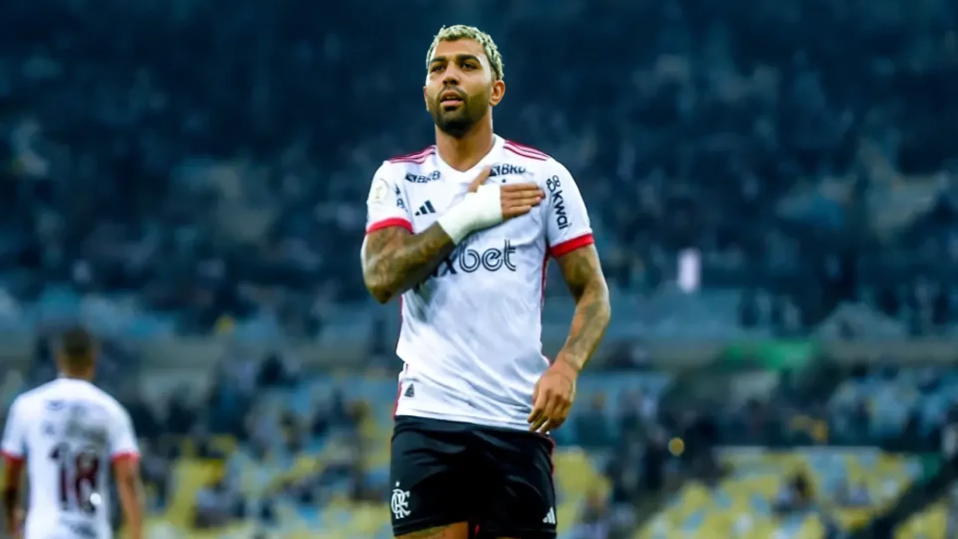 Torcedores do Flamengo criticam aceno de Gabigol ao Palmeiras