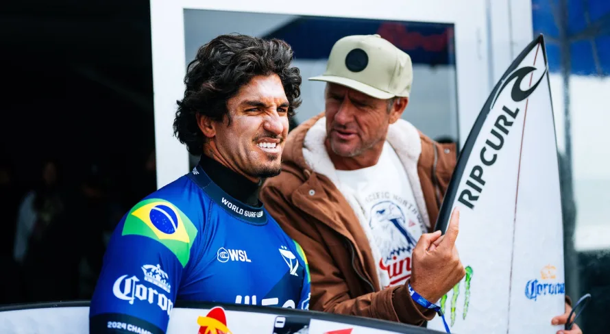 Torcedores se irritam com falta de ondas em derrota de Medina nas Olimpíadas