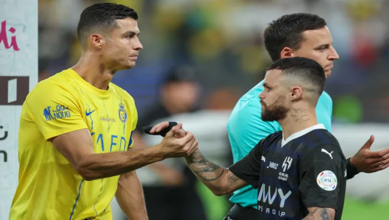 Michael, do Flamengo, fala sobre convivência com Cristiano Ronaldo, do Al Nassr