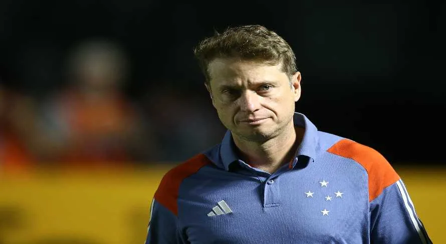 Fernando Seabra questiona desempenho do Cruzeiro em jogo contra o Vitória