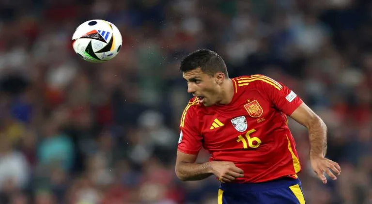 Rodri ignora Messi e CR7 ao eleger o melhor do mundo