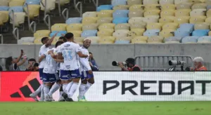 Titular do Cruzeiro recebe terceiro amarelo e vira desfalque