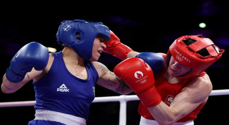 Bia Ferreira, do boxe, conquista o bronze nas Olimpíadas