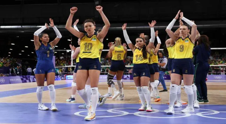 Brasil bate Polônia no vôlei feminino e avança nas Olimpíadas