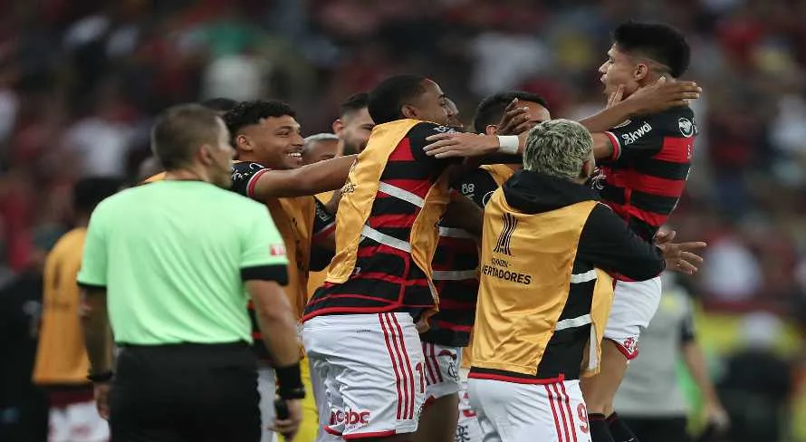 Ofensivo, Flamengo abre o placar contra o Bolívar na Libertadores; assista