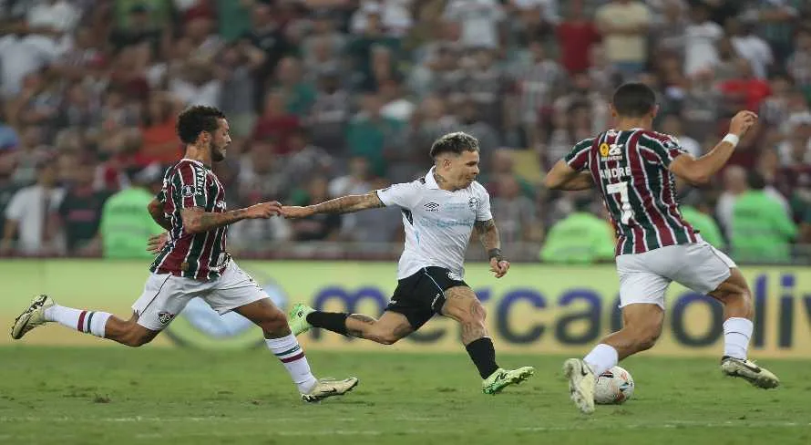 Grêmio concretiza contra o Fluminense, mas tem gol anulado; veja