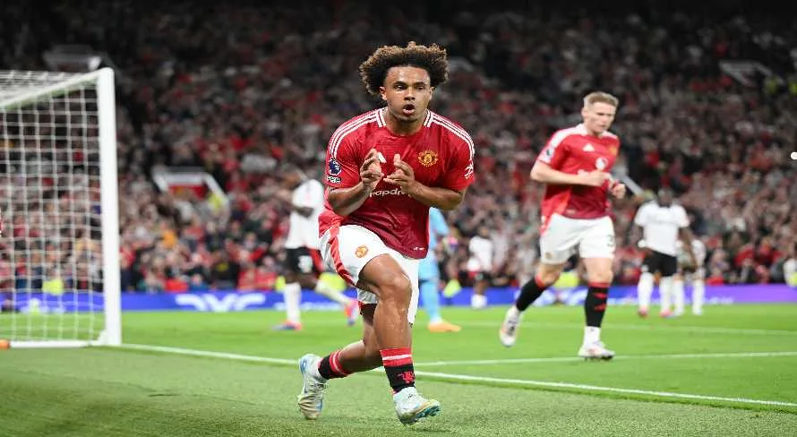 Manchester United vence Fulham no primeiro jogo da Premier League