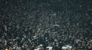 Corinthians investe no ataque para inaugurar o marcador contra o Red Bull Bragantino; assista