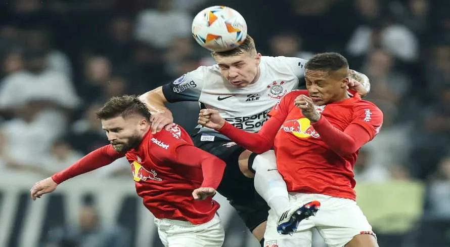 Com show de Hugo Souza, Corinthians bate o Red Bull Bragantino e avança na Sul-Americana