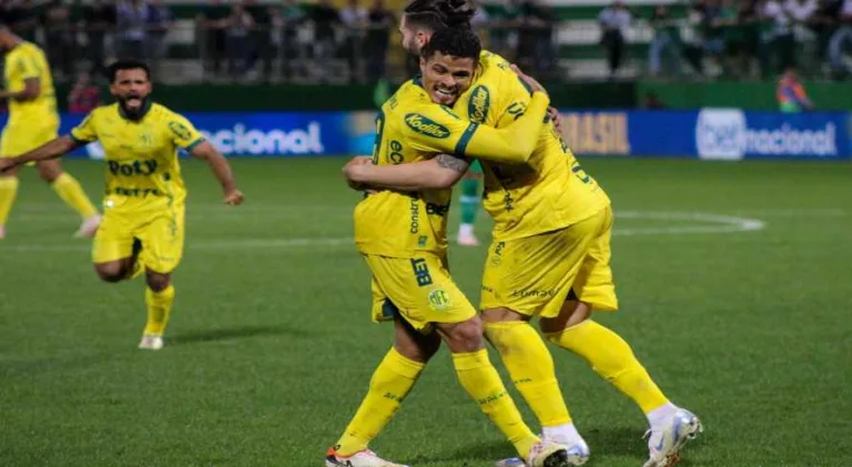 Mirassol vence Chapecoense e entra para o G-4 do Brasileirão Série B