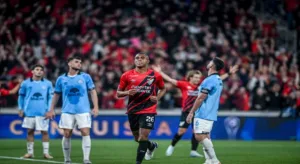 Athletico-PR busca empate contra o Belgrano na Sul-Americana; assista