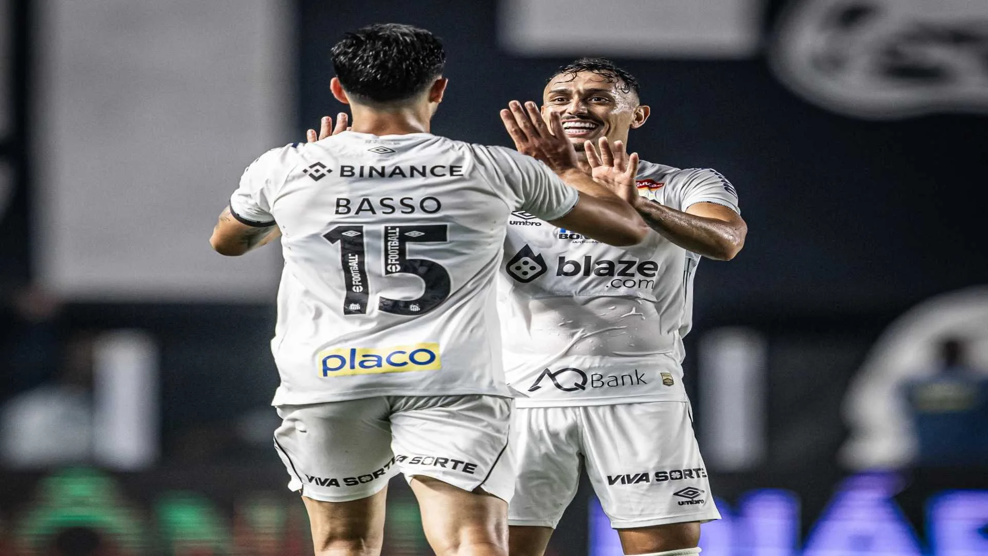 Santos aposta no ataque para marcar dois contra a Ponte Preta; assista