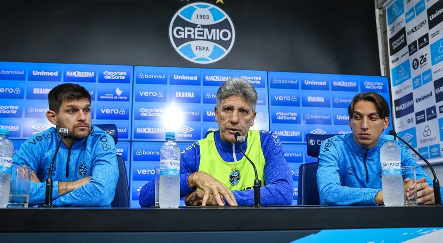 Grêmio não perde desde foto de Renato Portaluppi de mãos dadas com jogadores