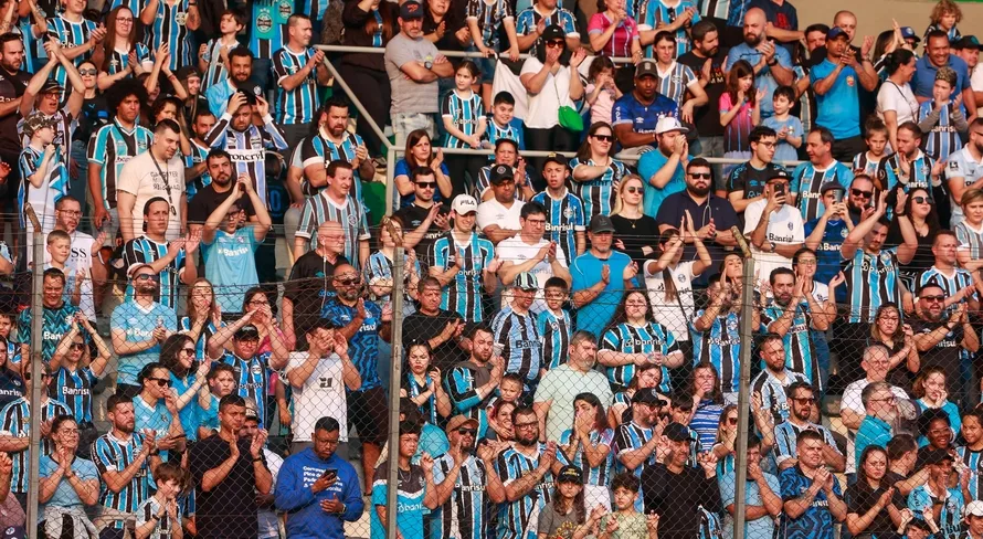 Torcedores do Grêmio elegem maior oponente no Brasil além do Internacional