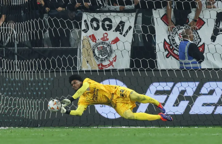 Memes dos brasileiros nas oitavas da Sul-Americana: Hugo, herói do Corinthians, se destaca