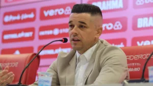 D’Alessandro admite má-fase do Internacional e pede apoio da torcida para 2025: “Não nos abandonem”