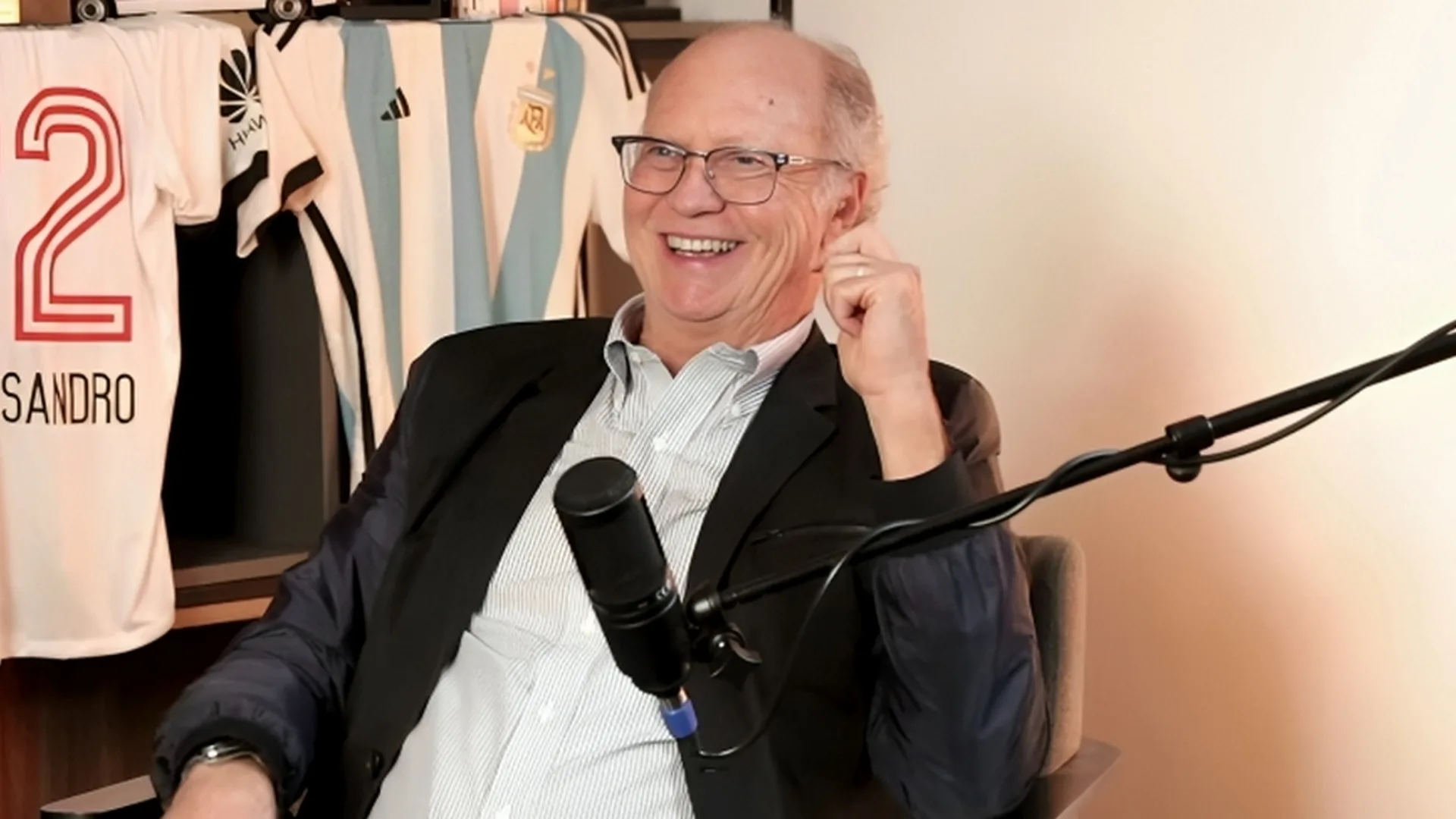 Falcão define ex-Grêmio como talento do futebol brasileiro: “Era brincadeira”