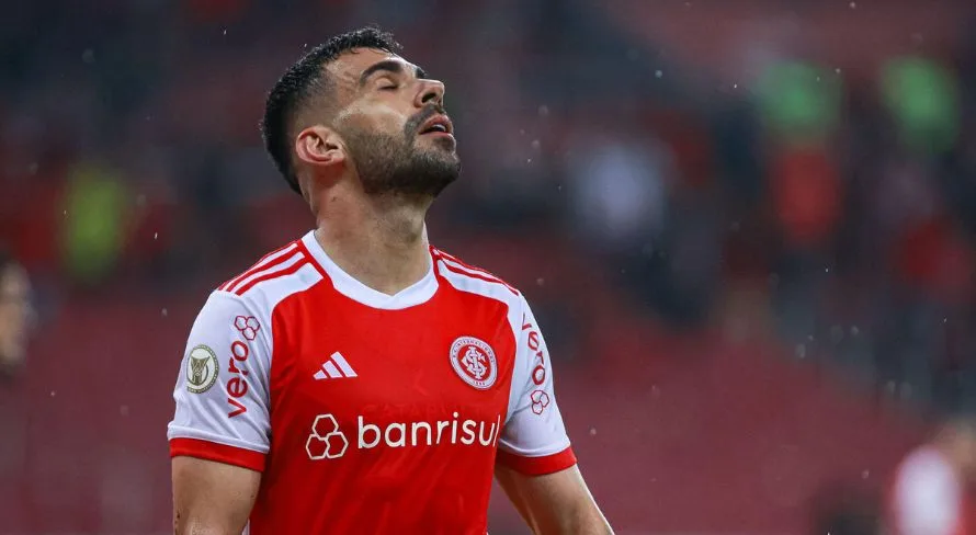 Internacional precisa focar na luta contra o rebaixamento no Brasileirão, afirma Lédio Carmona