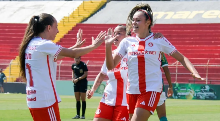 Internacional vence o Palmeiras de virada no Brasileirão Feminino