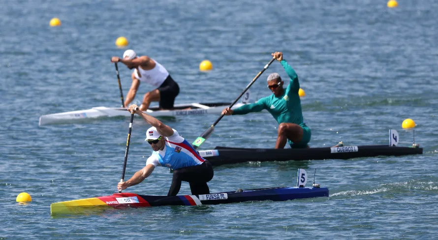 Isaquias Queiroz conquista vaga em outra semifinal das Olimpíadas