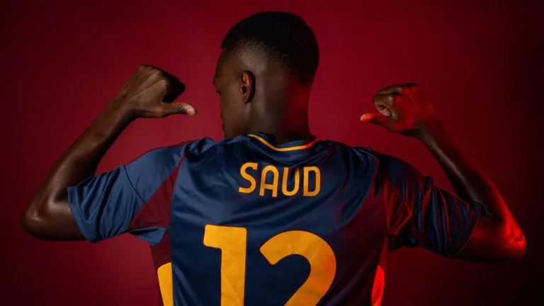 Jogador deixa o Al-Hilal para fazer história na Roma; veja detalhes