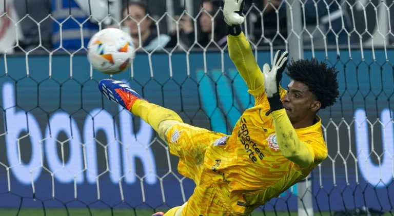 Kfouri avalia Corinthians e faz comparativo entre Hugo Souza e Cássio