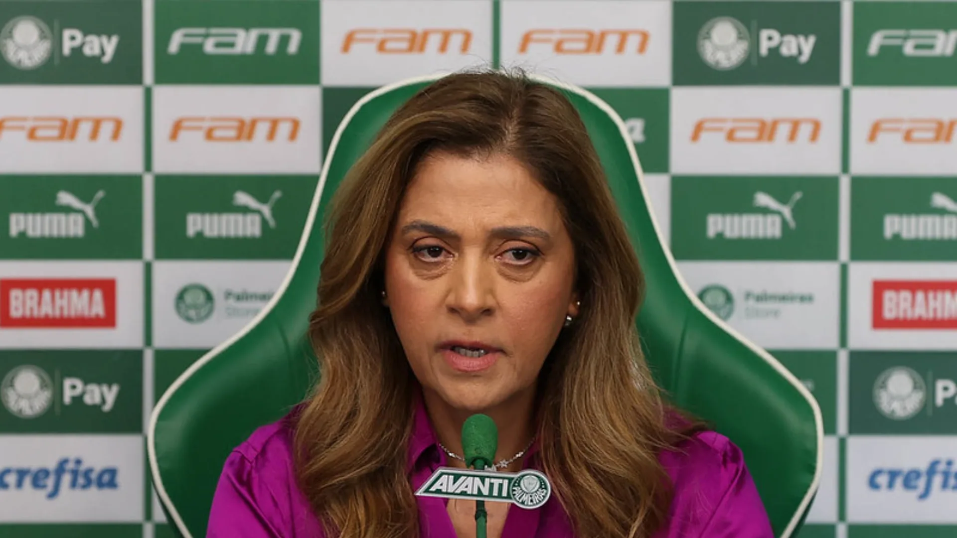 Massini detona Leila Pereira após provocação aos torcedores