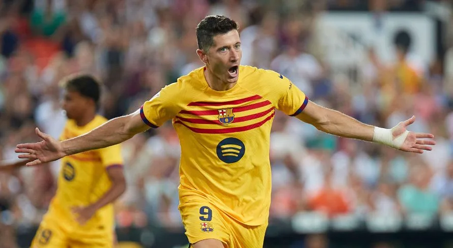Barcelona vence Valencia na estreia da La Liga com dois gols de Lewandowski