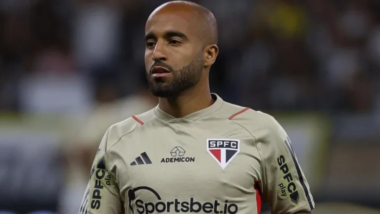 Lucas Moura, do SPFC, sinaliza os principais times do Brasil hoje