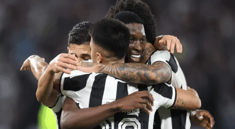 Benja exalta atacante do futebol brasileiro: “Joga muito”