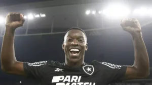 Luiz Henrique e Artur Jorge, do Botafogo, são diretos sobre disputa pelo Brasileirão