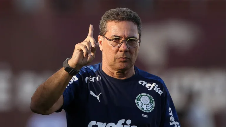 Luxemburgo revela ‘treta’ de dois jogadores do Palmeiras: “Na porrada”