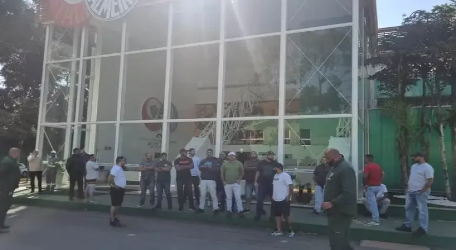 Ex-jogador elogia atitude do Palmeiras após invasão de torcedores à Academia: “Em outro clube seria diferente”