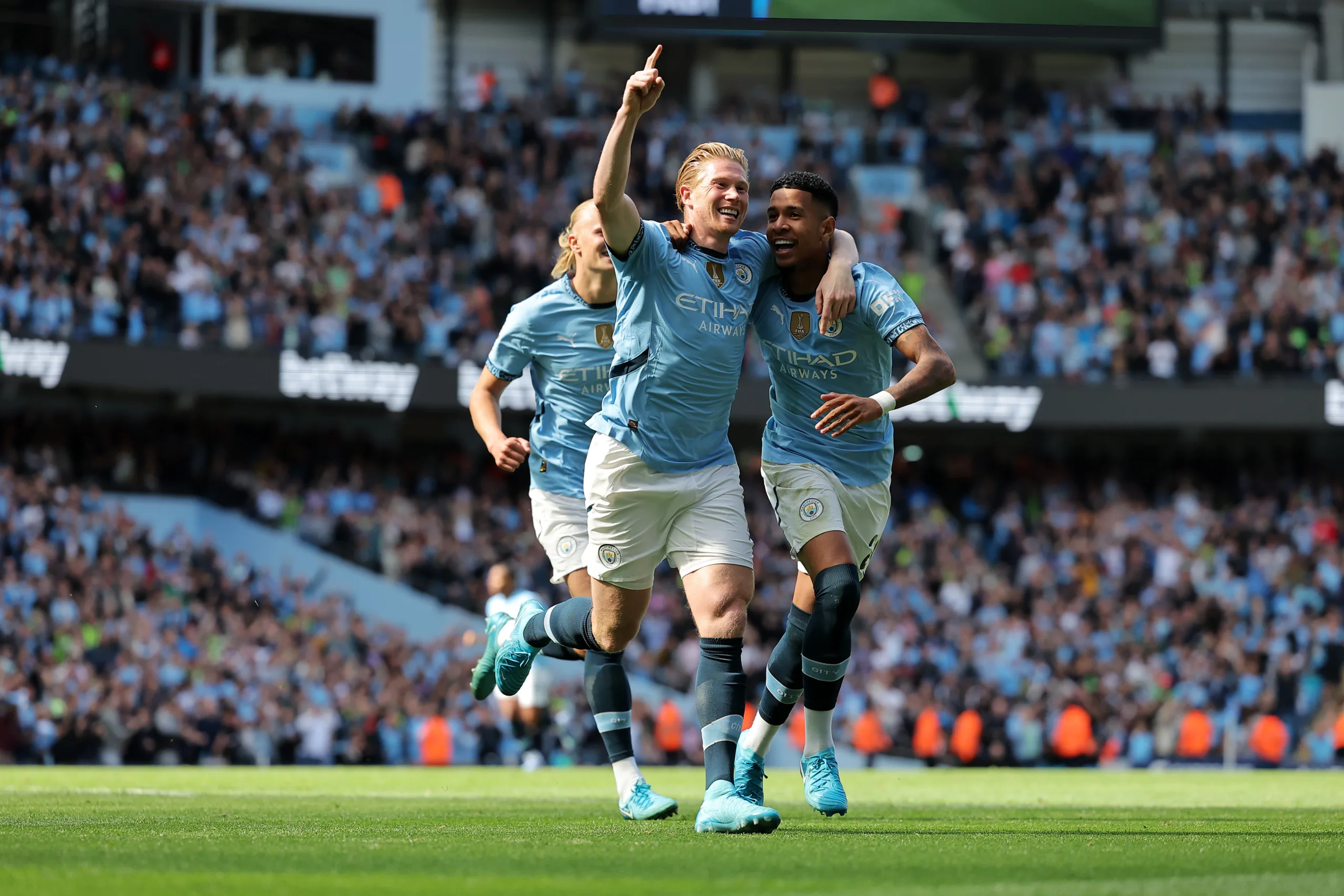 Manchester City não tem dificuldade e impõe goleada na Premier League