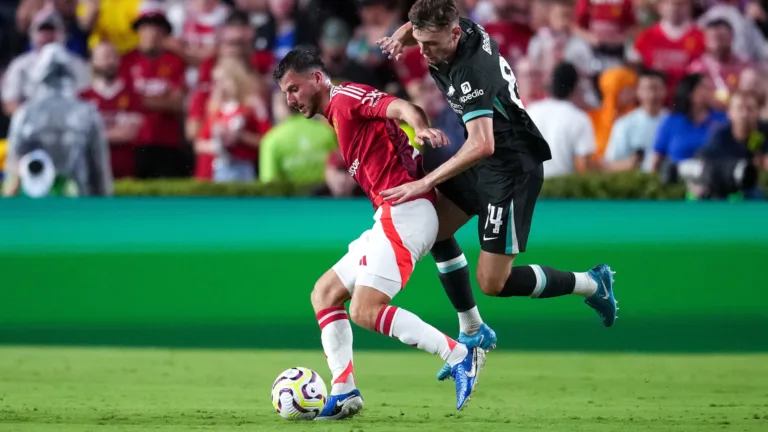 Manchester United x Liverpool: saiba onde assistir ao clássico da Premier League