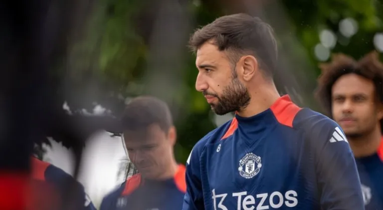 Manchester United muda contra o City hoje; veja provável time