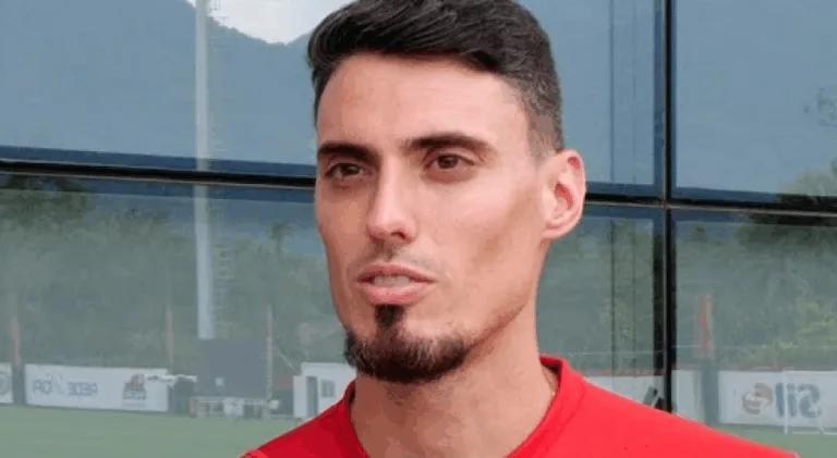 Milly Lacombe lembra polêmica envolvendo filho de Tite, do Flamengo, e compara com Abel Ferreira