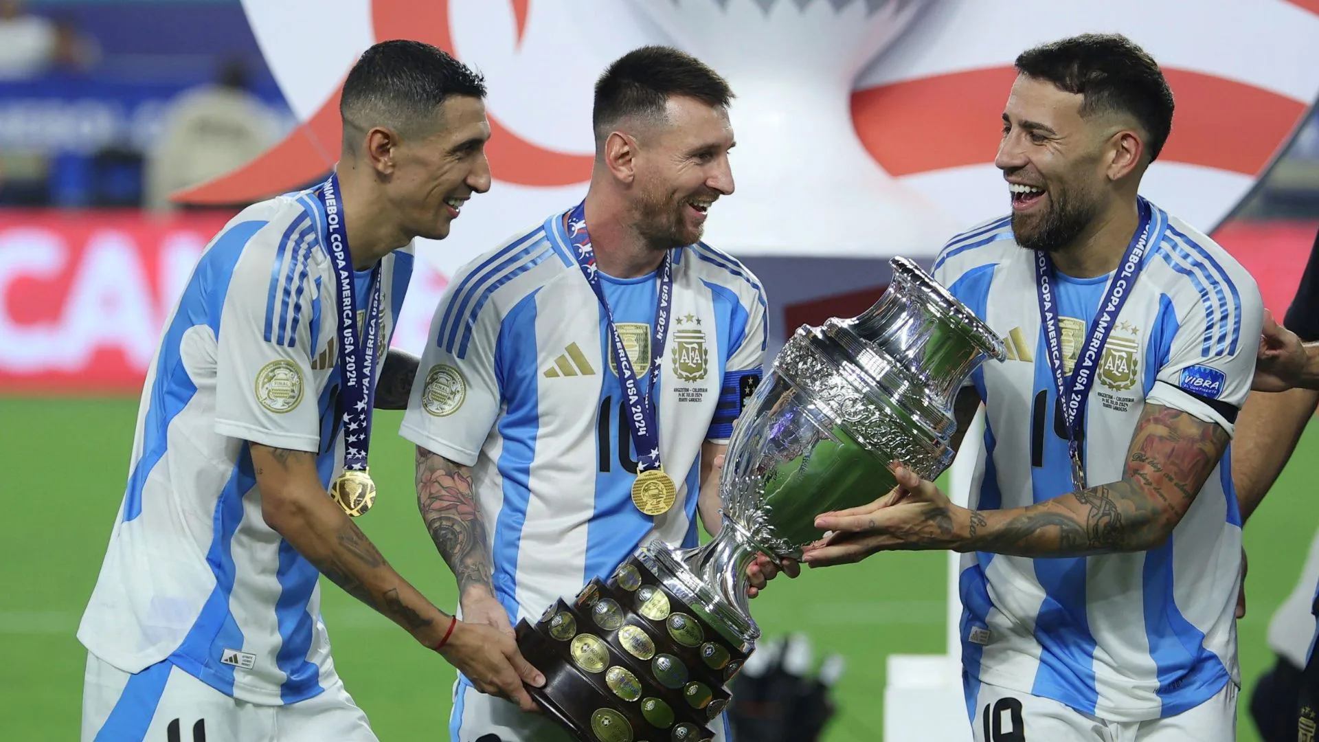 Di María relembra vezes que quase deixou seleção da Argentina e crava sobre Messi x Maradona: “Para mim”
