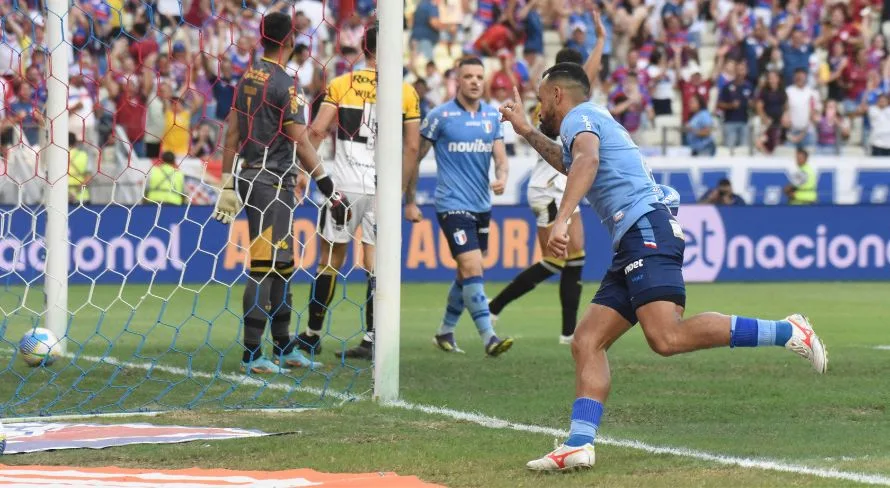 Torcedores do Fortaleza se empolgam com vice-liderança do Brasileirão