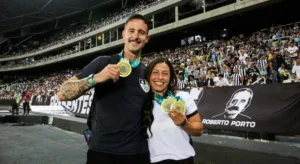 Casal olímpico foi ‘combustível’ para o Palmeiras contra o Botafogo em 2023; relembre